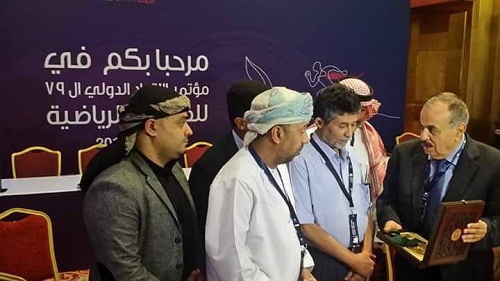 الاتحاد العربي للصحافة الرياضية يتوج الزميل عيدروس عبد الرحمن بالوسام المذهب 
