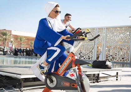 صور وفيديو: الشيخة موزة تمارس الرياضة في يومها الخاص في قطر
